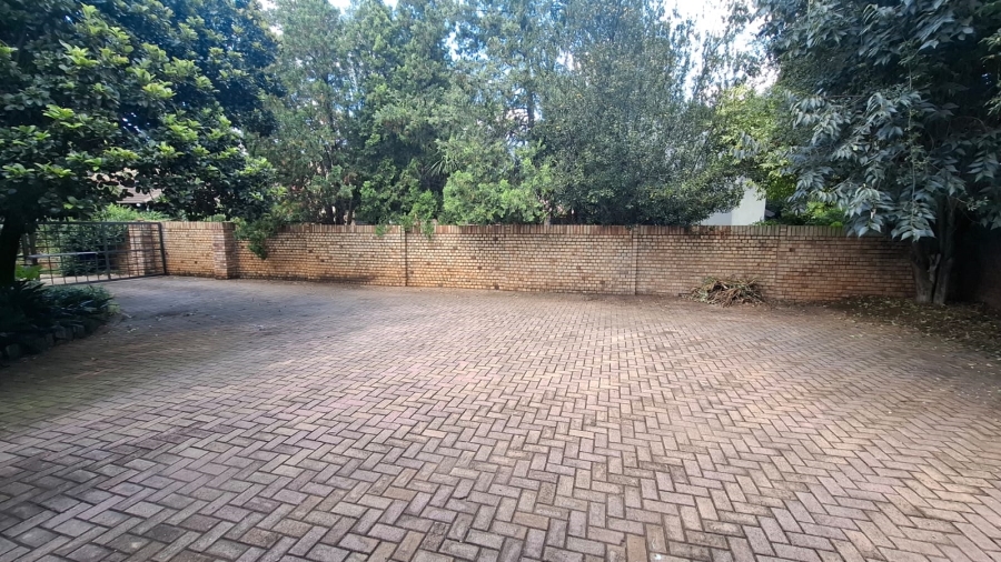 6 Bedroom Property for Sale in Mooivallei Park North West
